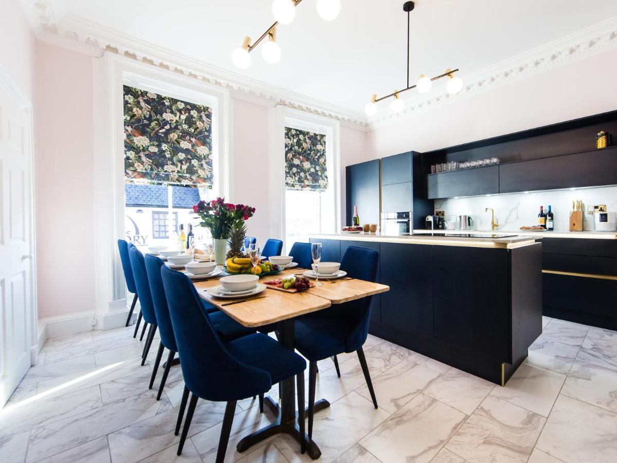 Maison Parfaite Yo1 - Exquisite 400 Year Old, City Centre Townhouse York Eksteriør bilde